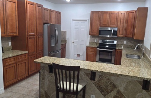 St. Cloud House | Charming 2-bedroom house in serene Saint Cloud with AC, WiFi