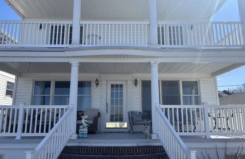Ocean Gate House | Charming Beach Front 3-bedroom house in Ocean Gate with WiFi and AC