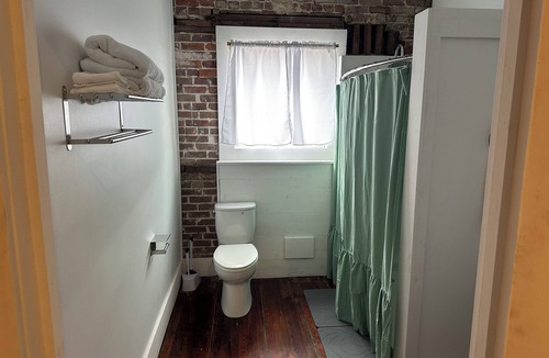 Historic Downtown Apalachicola Apartment | Charming pet-friendly suite in the heart of historic downtown Apalachicola