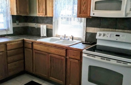 Hyannis House | CHARMING RELAXING HOME - WALK TO DOWNTOWN MAIN ST, HARBOR, RESTAURANTS & MORE.