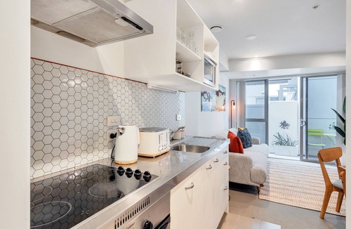 Auckland Central Business District Apartment | Chic 3 Bedroom City Central with Parking