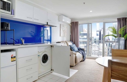 Auckland Central Business District Resort | Comfortable Studio, Aircon, Central Location