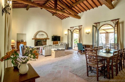 Buonconvento House | Cortile del Pozzo family home sleeps 8 with private garden by Italian Apartments