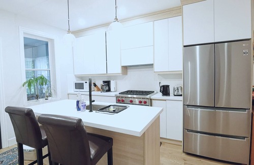 Riverdale House | Cozy 3-Bedroom/2-Washroom House | Sleeps 6 | 5 Minutes to Subway | Free Parking