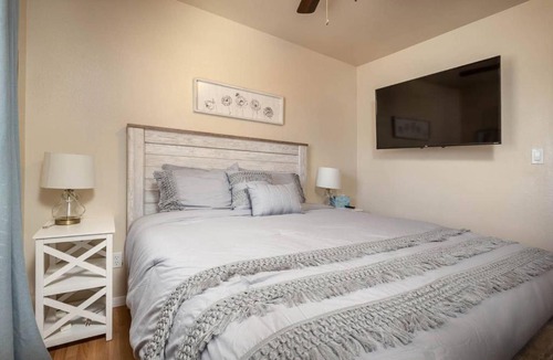 Gilbert House | Cozy Gilbert Condo Walking Distance to Downtown !