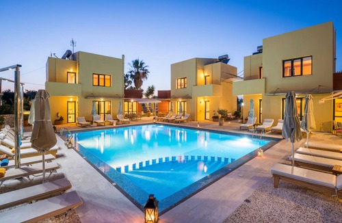 Maleme Villa | Daphnis Villas, 3 Villas, Sleep 18, Heated Pool, 200m From The Beach, Sea View