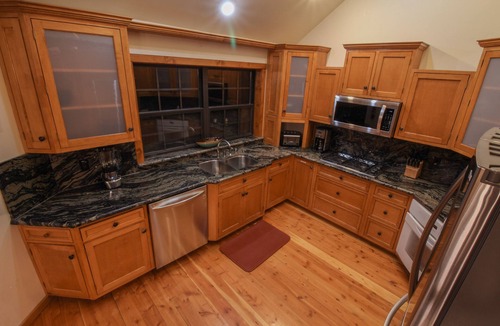 Kachina Village Cabin | Dream Cabin in the Pines with A/C and HOT TUB!