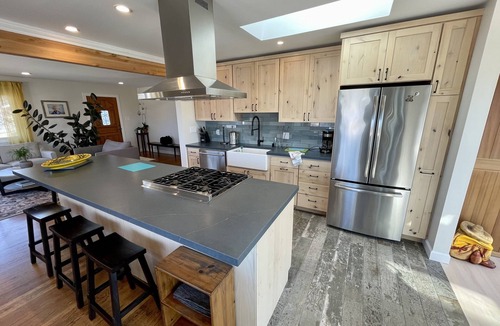 El Granada House | Elegant but practical retreat to maximize your enjoyment in beautiful HMB