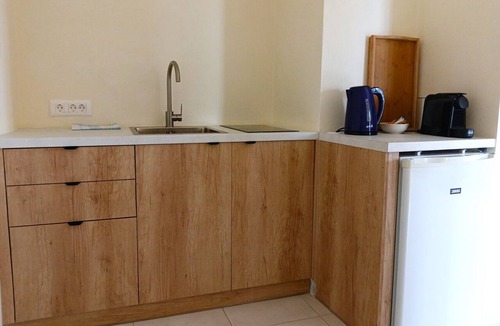 Plaka Apartment | Emerald
