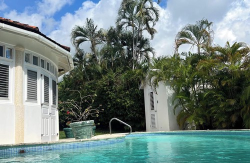 Paynes Bay Villa | Escape to a delightful spacious family villa near Holetown