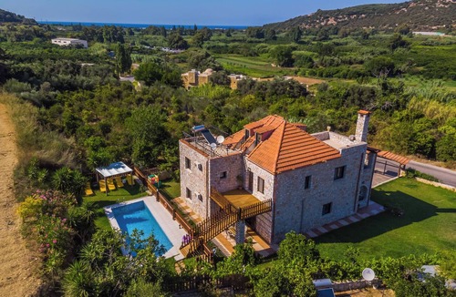 Agia House | Friendly cozy villa with full luxurious amenities for family and friends.