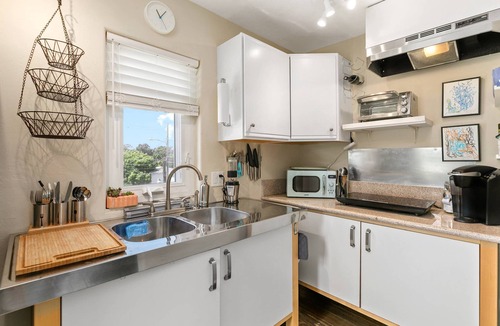 Capistrano Beach Apartment | Garabaldi Studio - private entrance and patio