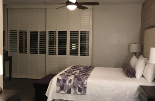 Historic Tennis Club Apartment | GetAways at Palm Springs Tennis Club