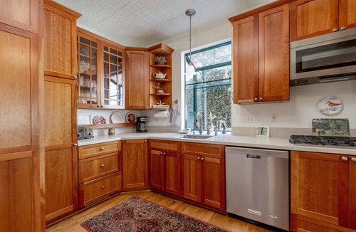 Pacific Grove House | Gingerbread - Pacific Grove House - Close to Beach