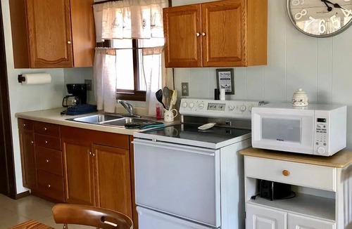 Ontonagon Cottage | Gitchee Gumee at Miller's Cottages