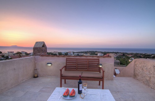 Atsipopoulo House | Grand Palazzo, medieval tower and old stone home, two houses together