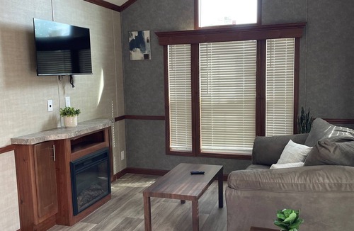 Lakeview Cabin | Great Getaway in adorable Cherokee Landing at Indian Lake with AC, WiFi