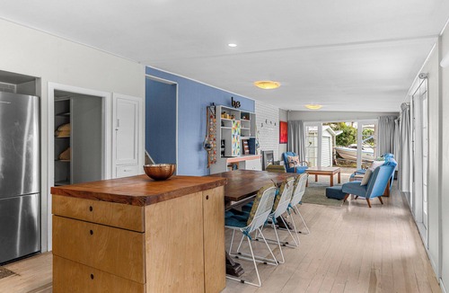 Snells Beach House | Herons Hideaway - Snells Beach Holiday Home