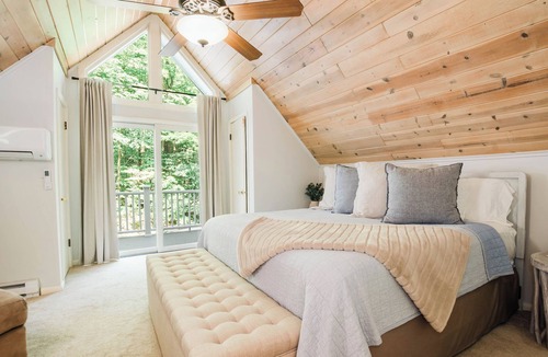 Bellaire Ski Chalet | Hilltop Hideaway Chalet UpNorth Shanty Creek, 3 Kings+Game Room+Firepit+Golf+Ski