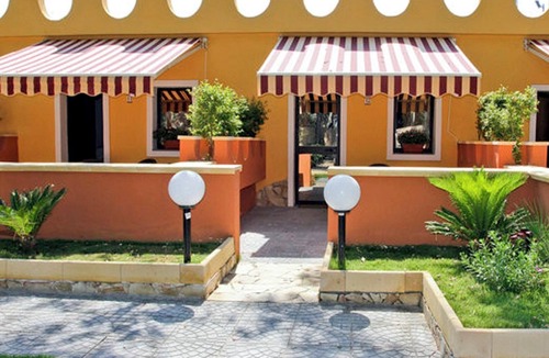 Vaccarizzo Apartment | Homerez - Apartment in Catania, Pool