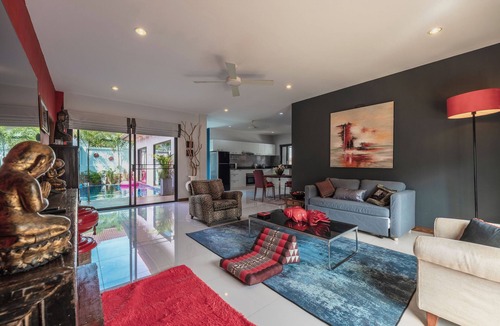 Rawai Villa | Iconic Art Decor 3BR Pool Villa Salika