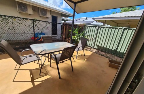 Berrimah House | independent private apartment.