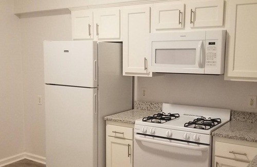 Hyde Square House | JP Renovated 2-3 Bedroom unit close to downtown Boston and hospitals