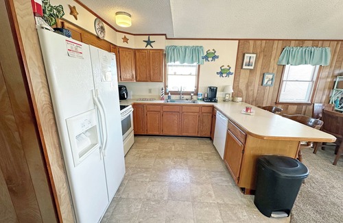 Kitty Hawk House | KH4231- Just One Block Off the Beach! 3 BRs, Close to Beach, Dog Friendly!