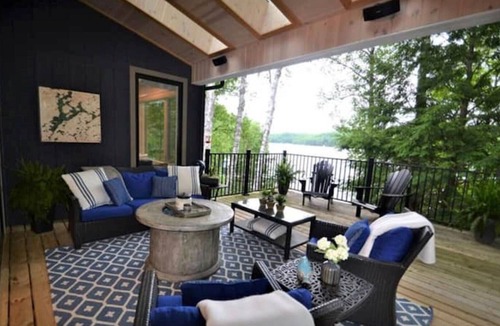 Dorset Cottage | Lakeside Serenity: Modern Comfort Meets Nature
