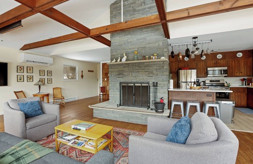 Oak Hill House | Large Catskill Mountains/Hudson Valley country house, relaxing gathering space