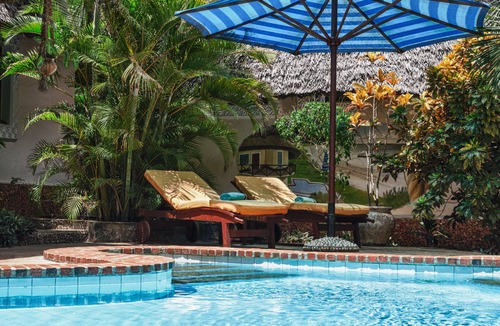 Galu Villa | Large luxury beachside villa with a pool, guesthouse, cook, gardener, and maid