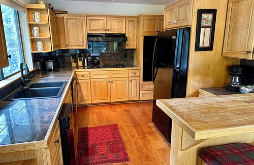 Warm Springs House | Large Warm Springs Oasis, 5 BR/5 BA. 10 Beds! Sauna and Hot Tub