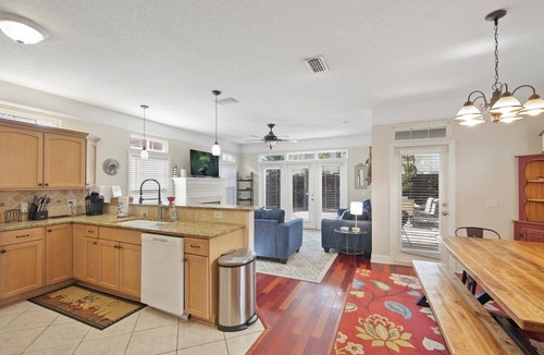 Lincolnville House | Lions Bridge: Modern 3 bedroom Home in Historic Lincolnville - walk to Historic