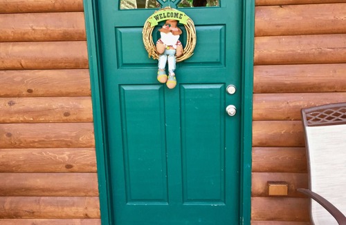 Kachina Village Cabin | Log Cabin in tall pines, backs to forest, great hiking, star-gazing, biking!