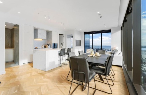 Auckland Central Business District Apartment | Luxury 2BR Apartment on Albert