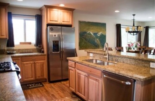 Upper Kingsbury House | LUXURY MOUNTAIN HOME -Ideal for families- RARE FIND- Sleeps 10