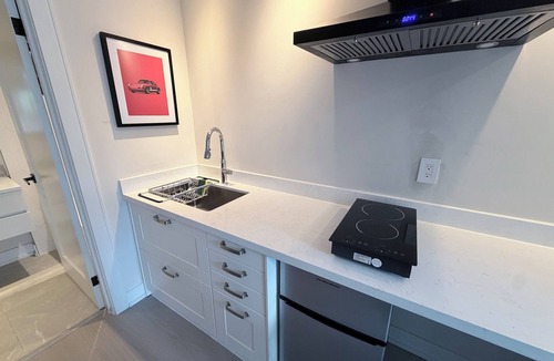 North York House | Luxury Studio with Free Parking