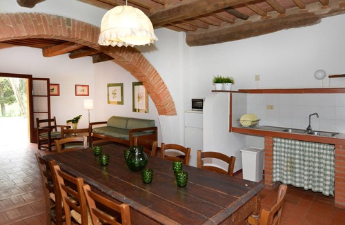 Guasticce House | Magnificent and large apartment in the Tuscan countryside