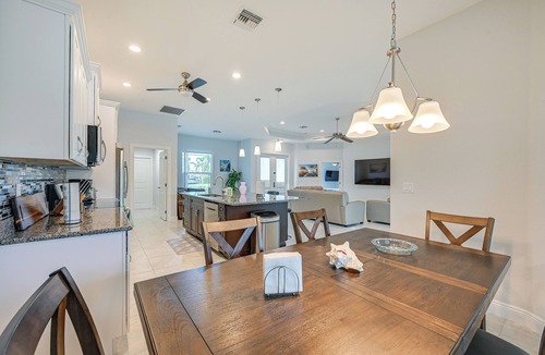 Marco Island Cottage | Marco Island Home w/Hot Tub, Lanai & Yard