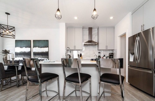 Southwest Edmonton House | Modern Executive Home-Sleeps12-KingBeds-FullHouse