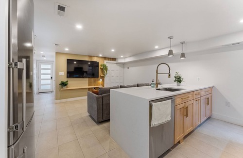 H Street Corridor Apartment | Modern Luxury 2-bedroom Apartment