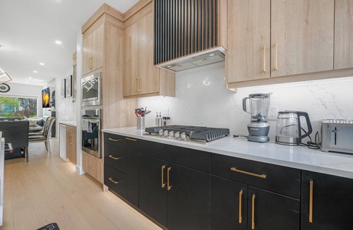 Southwest Edmonton House | Modern luxury home close to University of Alberta and near downtown