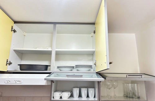 Munchen District Apartment | nCozy apartment just 25 min away from Munich and a15-min walk to Campeon Park.