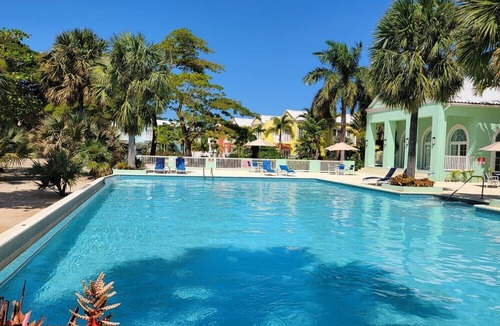 Orange Bay House | Negril Jamaica Beachfront house in Little Bay County Club , Pool , Free wifi A/C