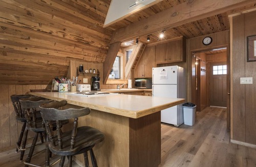 Chamberlands Cabin | Nicely updated Chambers cabin w/pool, beach and tennis!