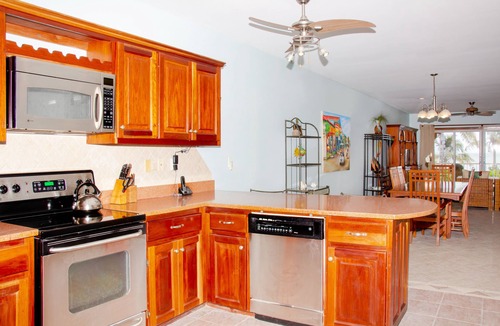 San Pedro Condo | Oceanfront First Floor 2 Bed/2 Bath - Free use of Kayaks