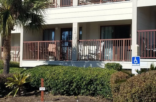 Folly Field Condo | Oceanside 2B/2B Gorgeous Admirals Row