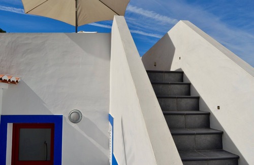 Odeceixe House | Odeceixe Valley House. Minutes from the beach. Two rooms and a Lounge Rooftop.