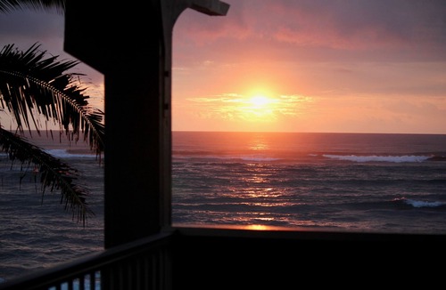 Wailua Condo | Only thing between you and the ocean is the Beach! Top Floor, unobstructed view
