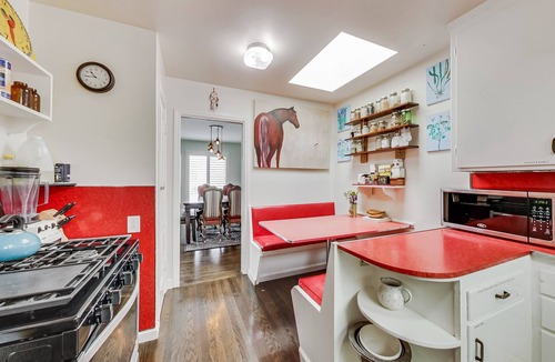 Parkside House | Outer Sunset District Home in San Francisco Sleeps Six with W/D, Parking, Apple TV